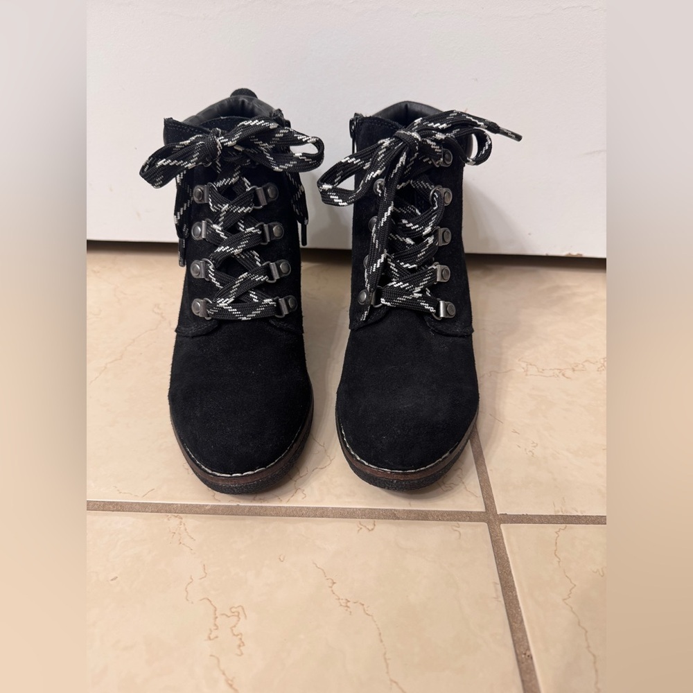 White Mountain Black Wedge Ankle Boots - Picture 2 of 6